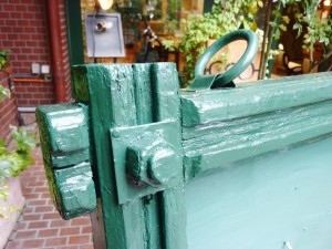 P1030391イーゼルのアップ